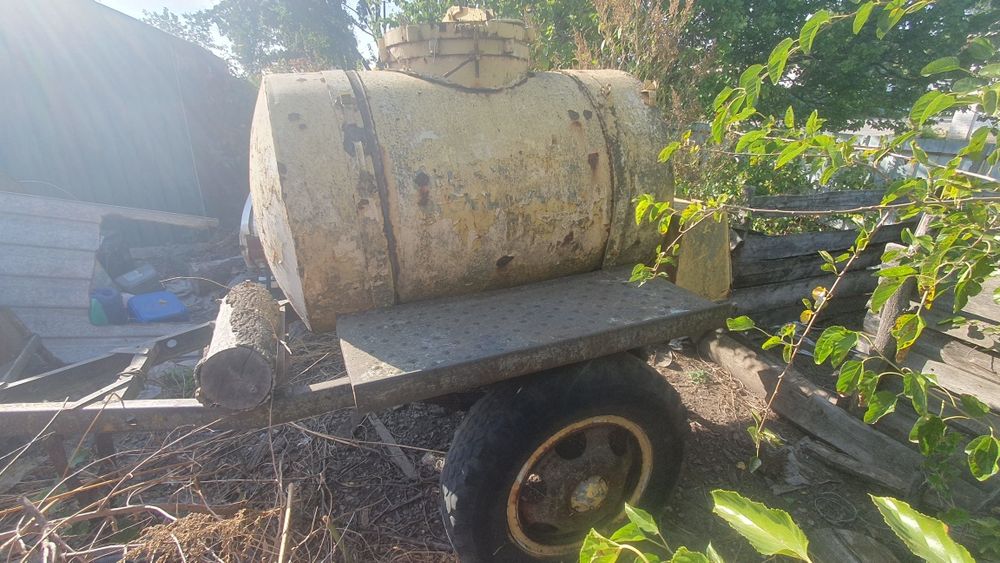 Продам бочку з під квасу.
Об'єм 980 л ,алюміПродам бочку з під квасу