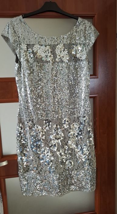 Sukienka wieczorowa cekinowa 40