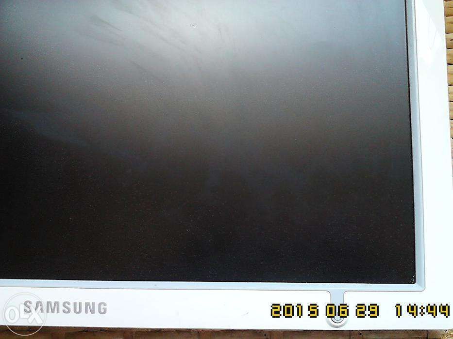 Monitor Samsung de 17 polegadas braço partido