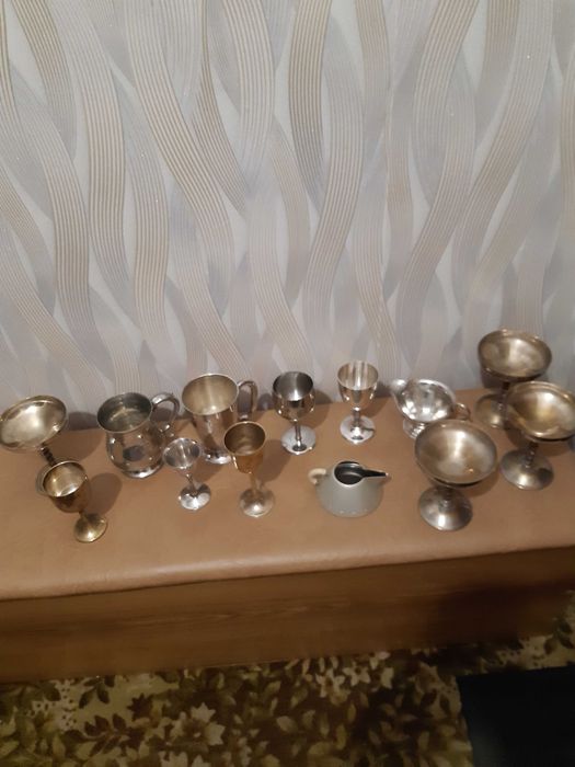 Кухонная утварь(рюмки, бокали, морожнницы)