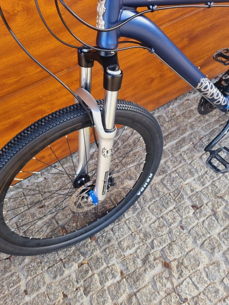 Voodoo 27,5, amortyzator powietrzny Raidon, osprzęt Shimano