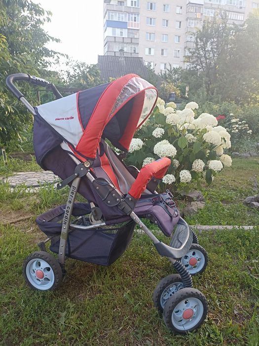 Проогулочна коляска pierre cardin