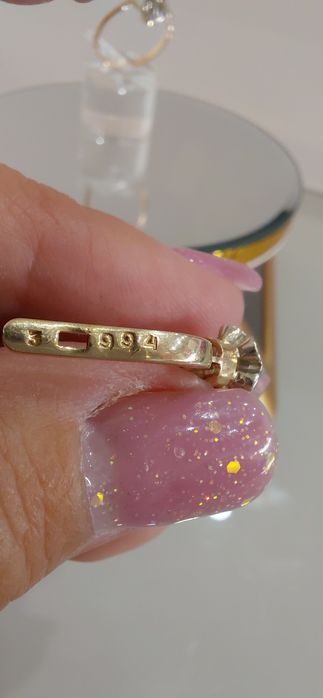 Золотые серьги с якутскими бриллиантами