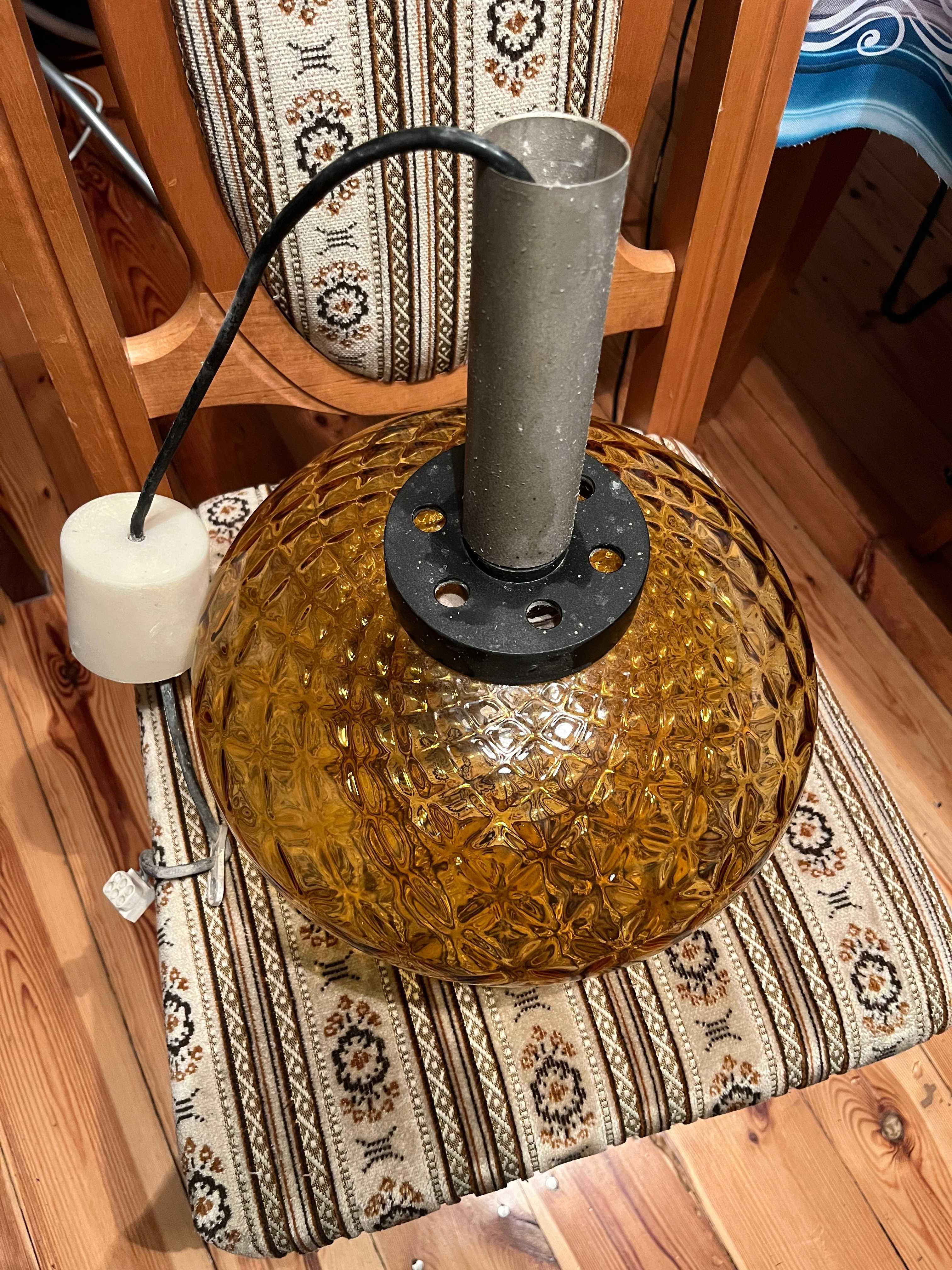 Lampa jednokloszowa