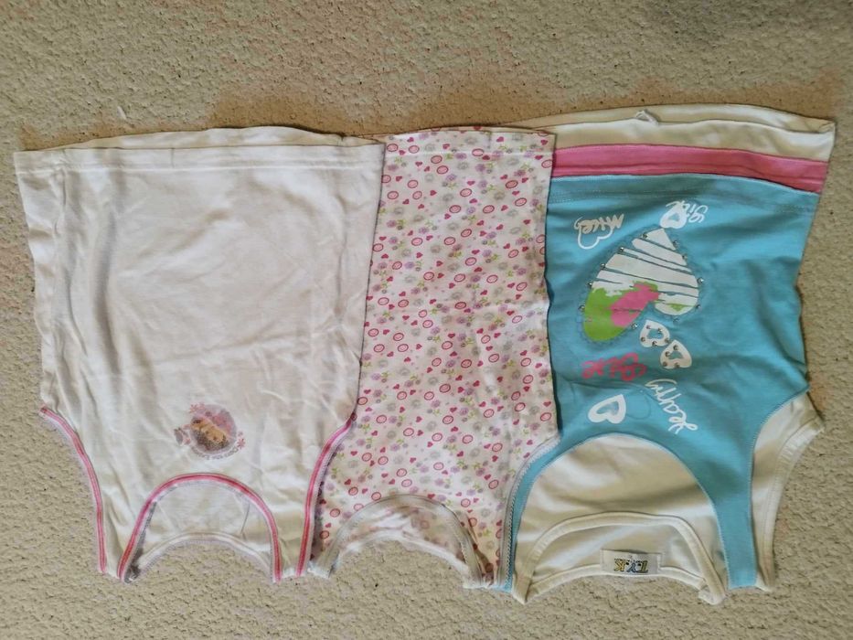 paczka 9 sztuk 3 podkoszulki 3 bezrękawniki dres spodnie 116-122