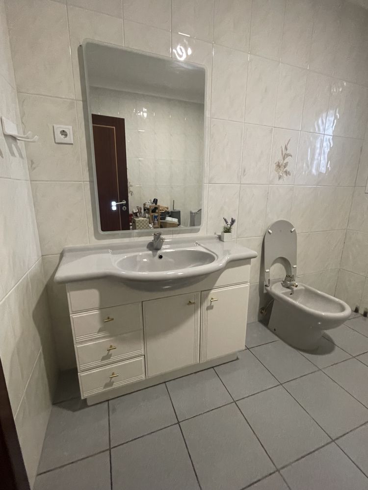 Movel casa de banho antigo