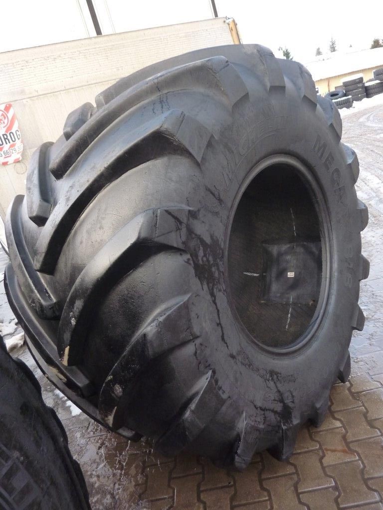 2x Opona używana rolnicza 1050/50R32 MICHELIN 5400zł(szt.) W1593