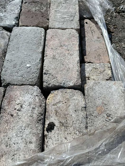 Цегла вогнетривка шамотна б/в (чиста)