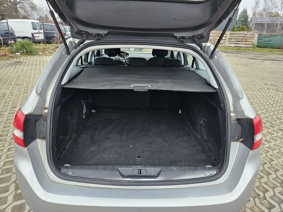 Peugeot 308 1.2benzynka/ klima/ navi/ 2014r