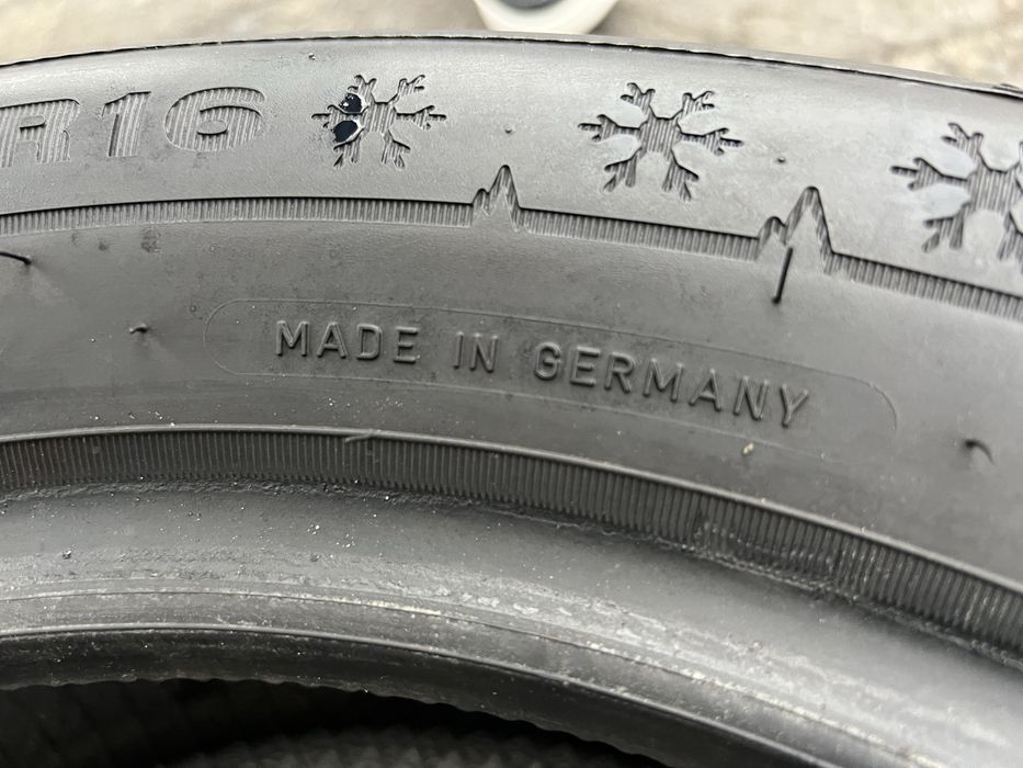 Шини 215/55 R16 пара Dunlop 2022р, зима 7 мм