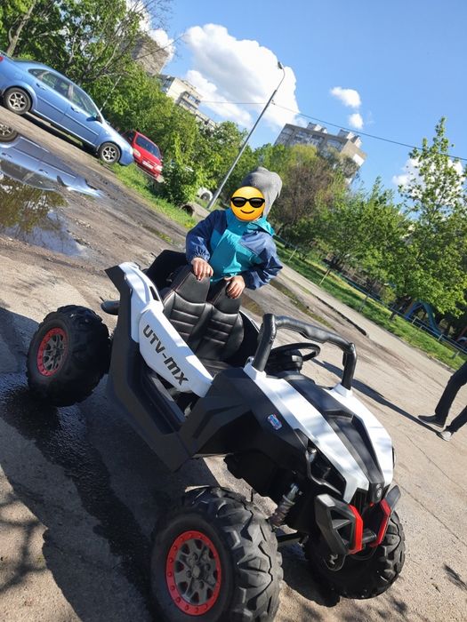 Баггі дитячий, єлектро.