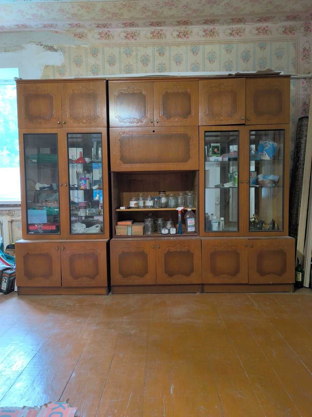 Безкоштовно меблевi стiнки