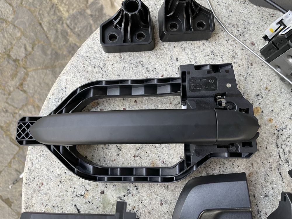 Замок ручка задніх дверей Volkswagen Crafter 2 MAN TGE