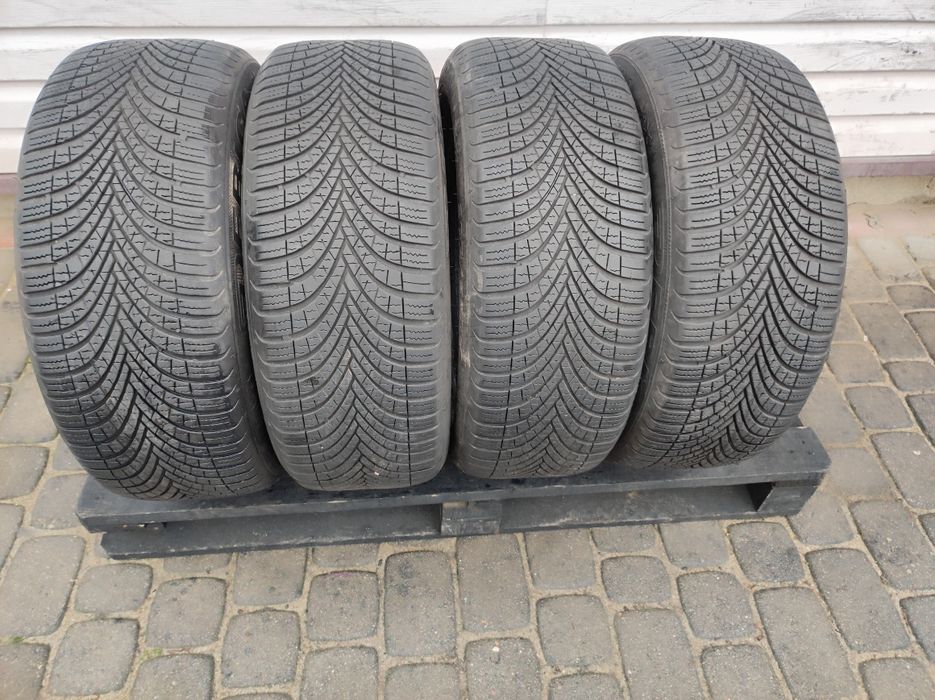 205.55.16 komplet opon Wielosezonowych Dębica Navigator 3