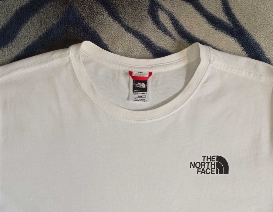 Біла чоловіча футболка The North Face ; Розмір М