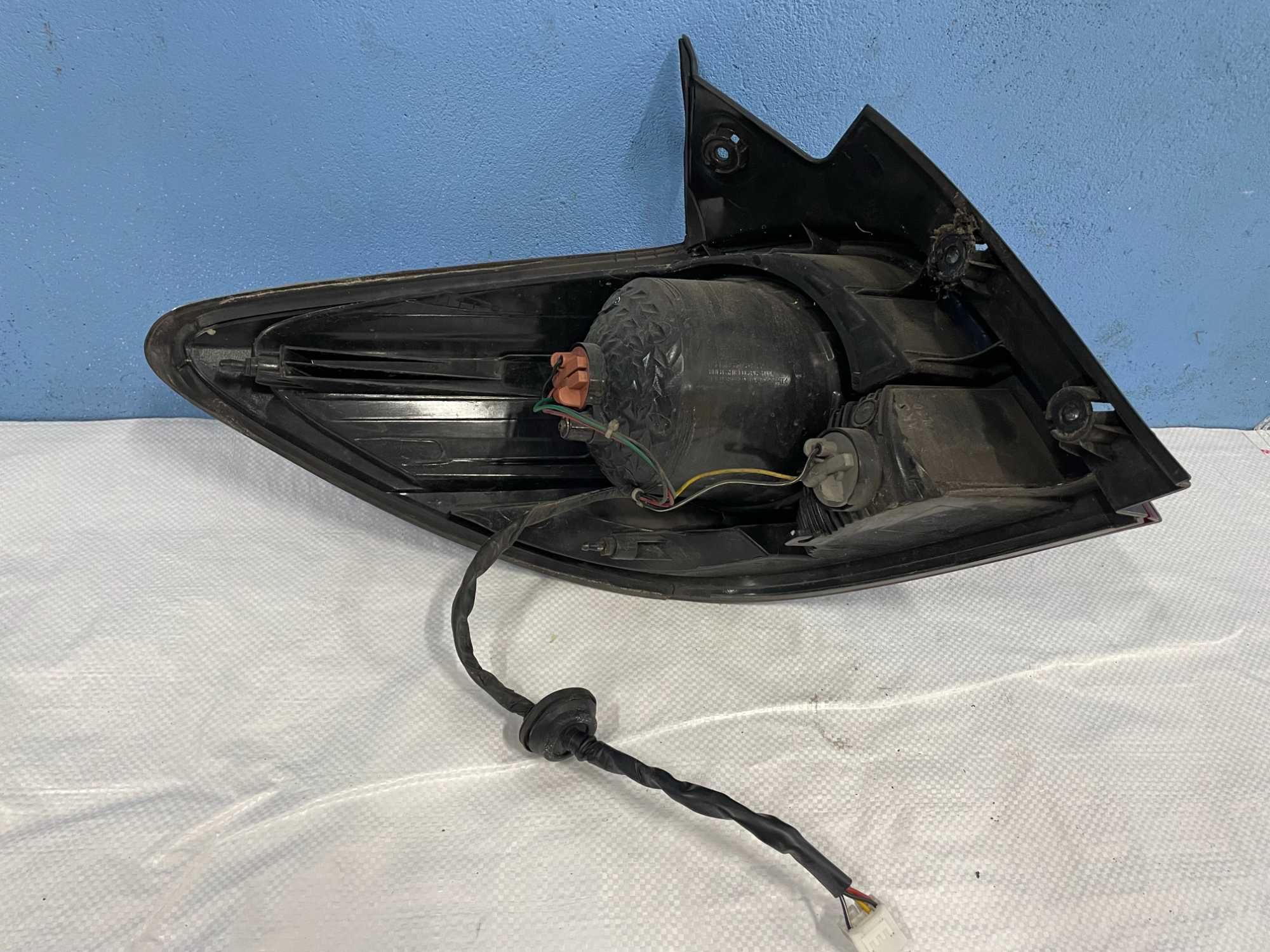 Lampa tylna prawa prawy tył Chevrolet Cruze 08-12r Sedan HB