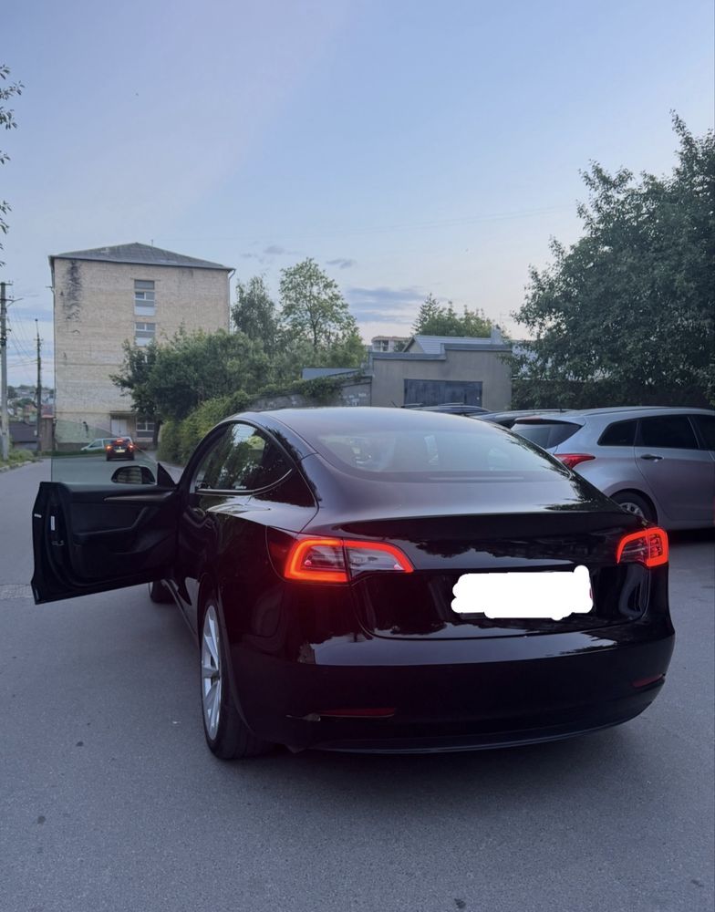 продам Tesla model 3