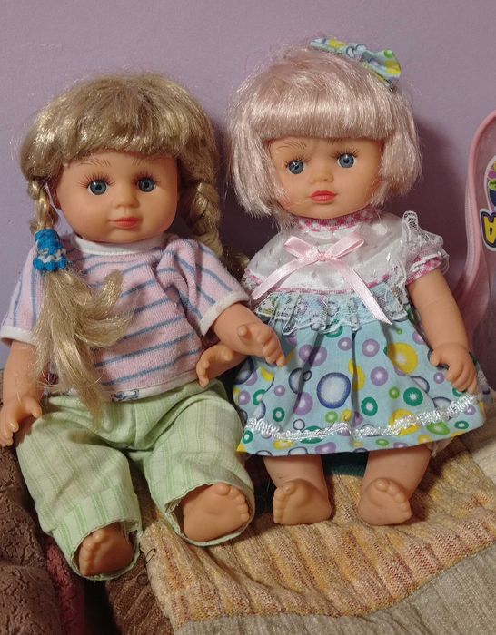 Лялька Аліна, в рюкзачку з аксесуарами, коник і лисичка  говорящі.