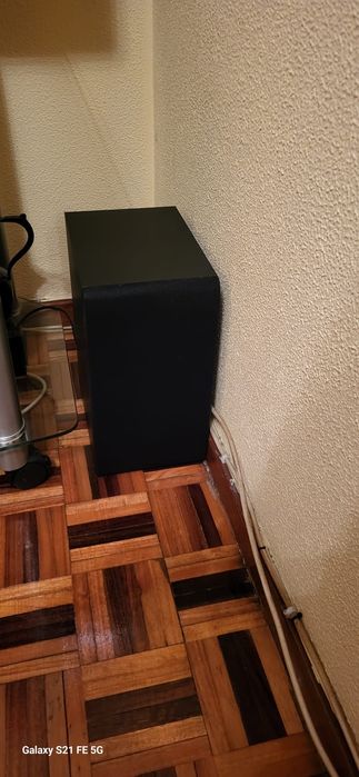 A coluna de som de cinema em casa