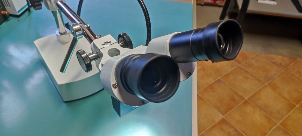 Mikroskop Delta 10x z oświetleniem LED