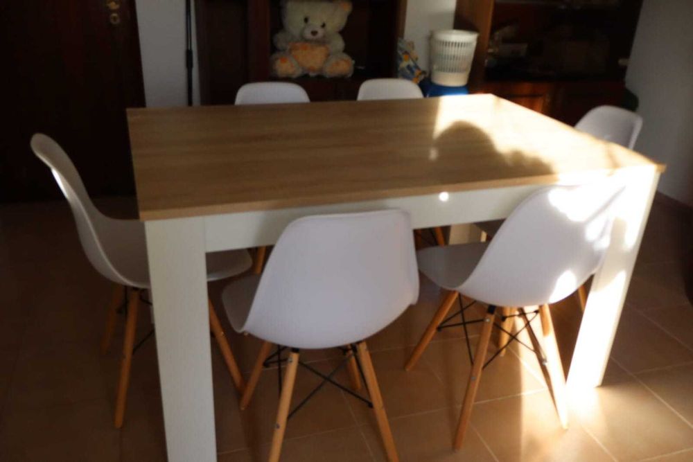 Conjunto Mesa e cadeiras