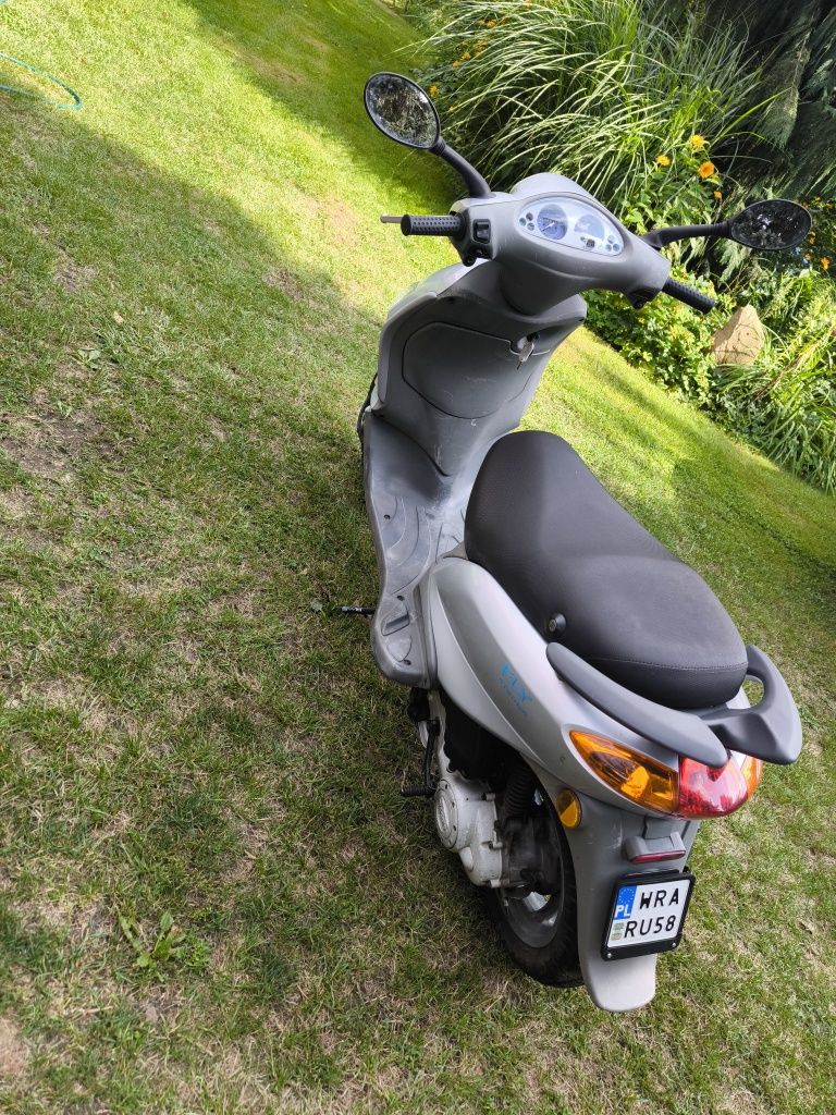 Skuter Piaggio fly 50 4T