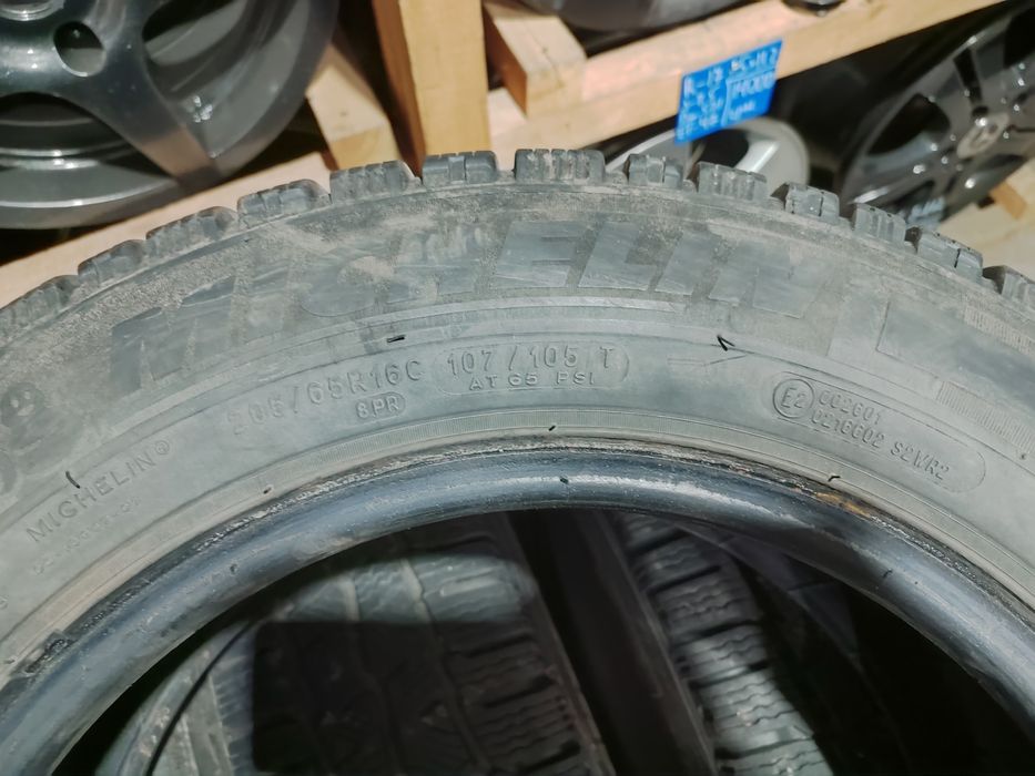Резина всесезонна 205.65.16с michelin