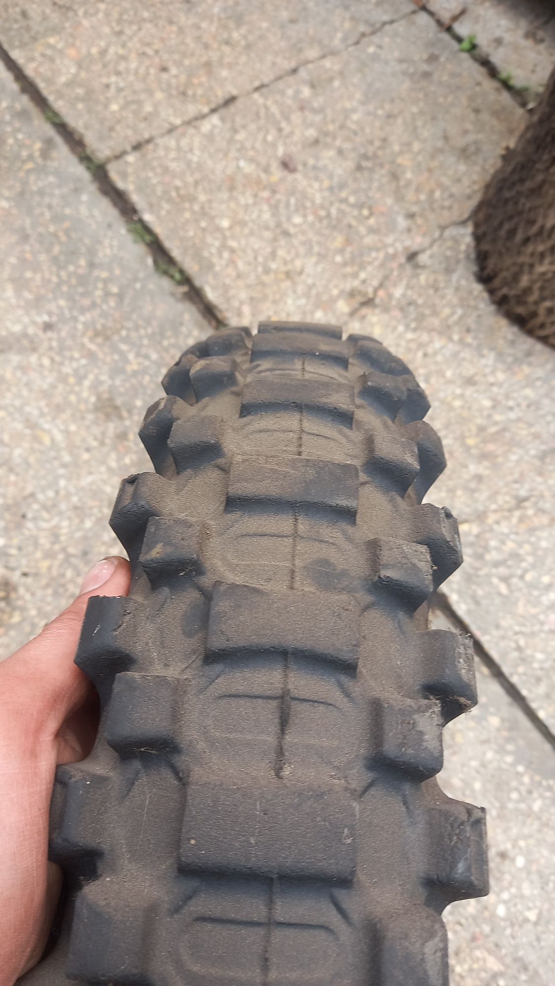 Покришка,гума,скат 90/100 r16