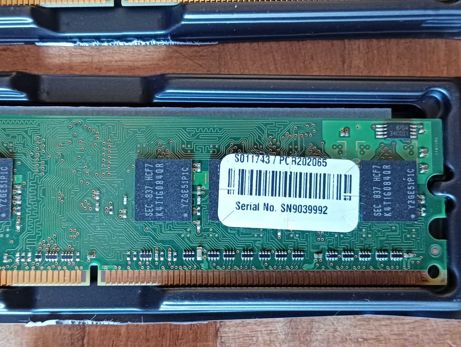 Memórias RAM DDR2 PC2-6400 DIMM 240 PIN 4 x 1GB Crucial e Samsung