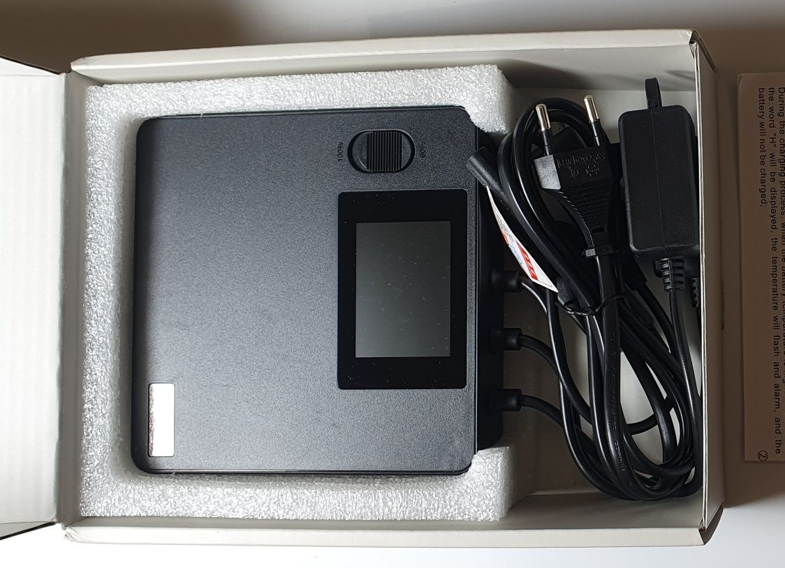 Ładowarka do baterii dronów z wyświetlaczem dodatkowo 2x wejście USB