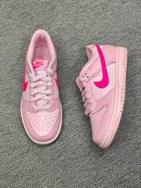 Nike Dunk Low Triple Pink (GS) EU 38