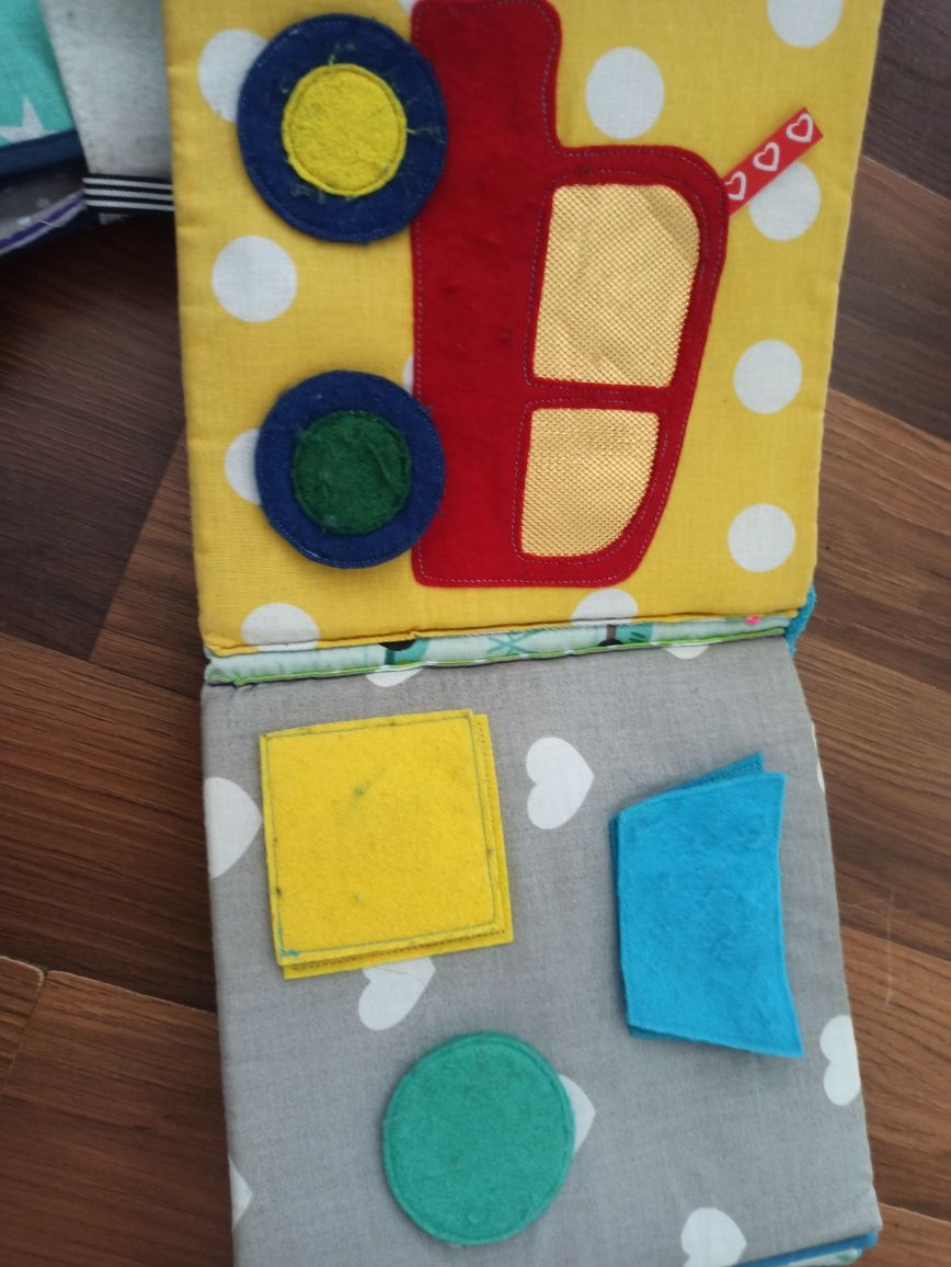Quiet book, książeczka sensoryczna