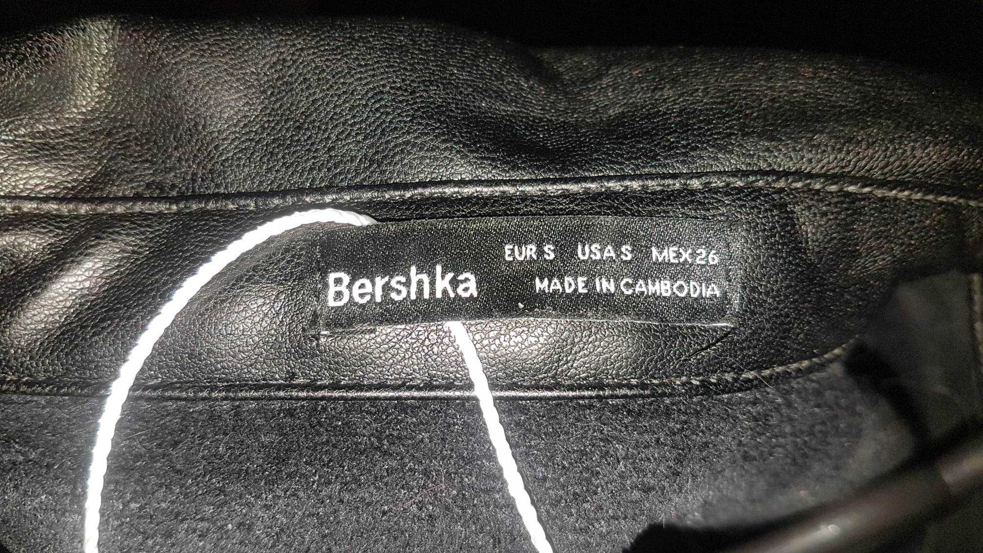 Czarna koszula wierzchnia z imitacji skóry, rozmiar S, firmy Bershka