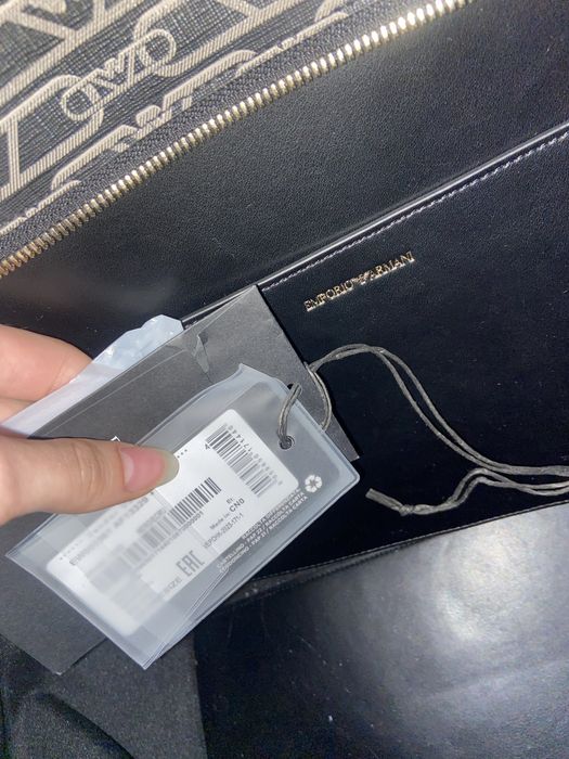 Сумка Armani нова(купувалась в Лондоні)