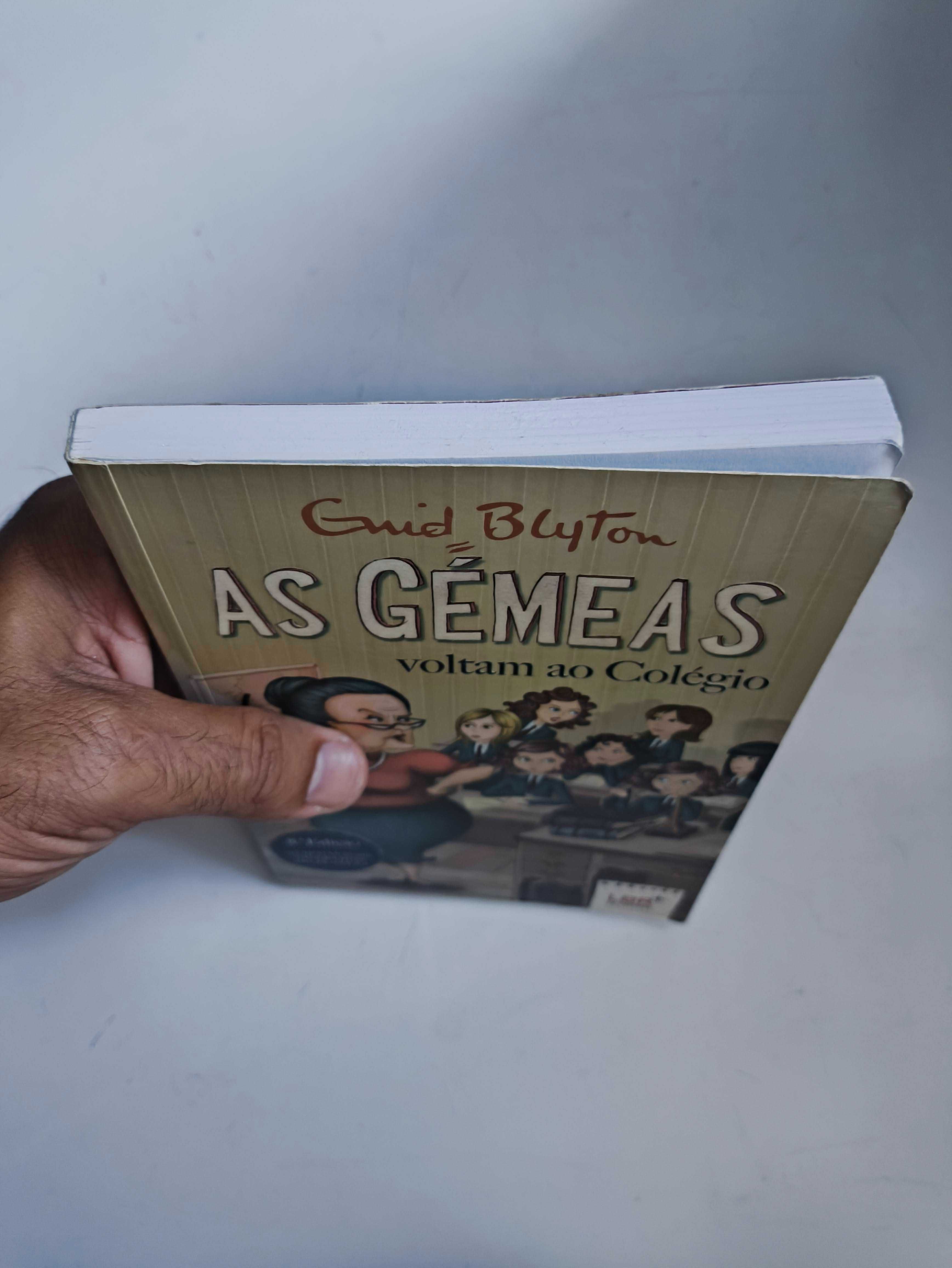 As Gêmeas voltam ao Colégio Vol 2