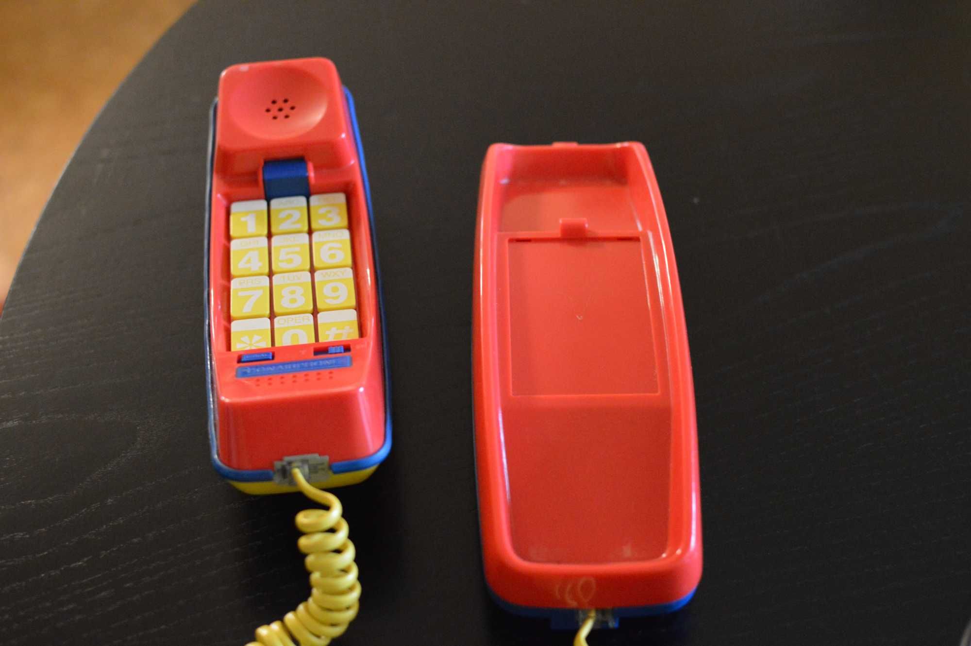 Telefone de parede vintage space age pop. Made in USA. Midcentury.