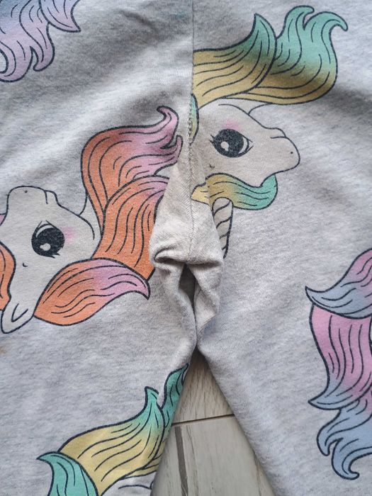 3 pary legginsów H&M rozmiar 116 – wady