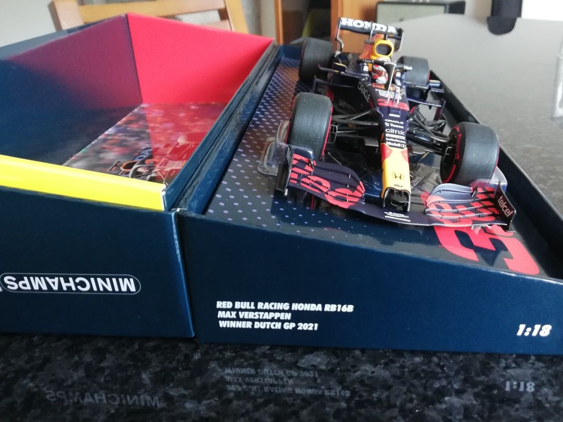 Miniatura F1 Max Verstappen edição limitada GP Holanda 2021 1/18