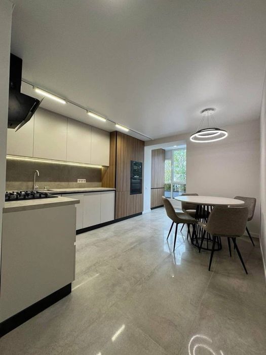 Продаж 3 кімнатної квартири по вул. Текстильна