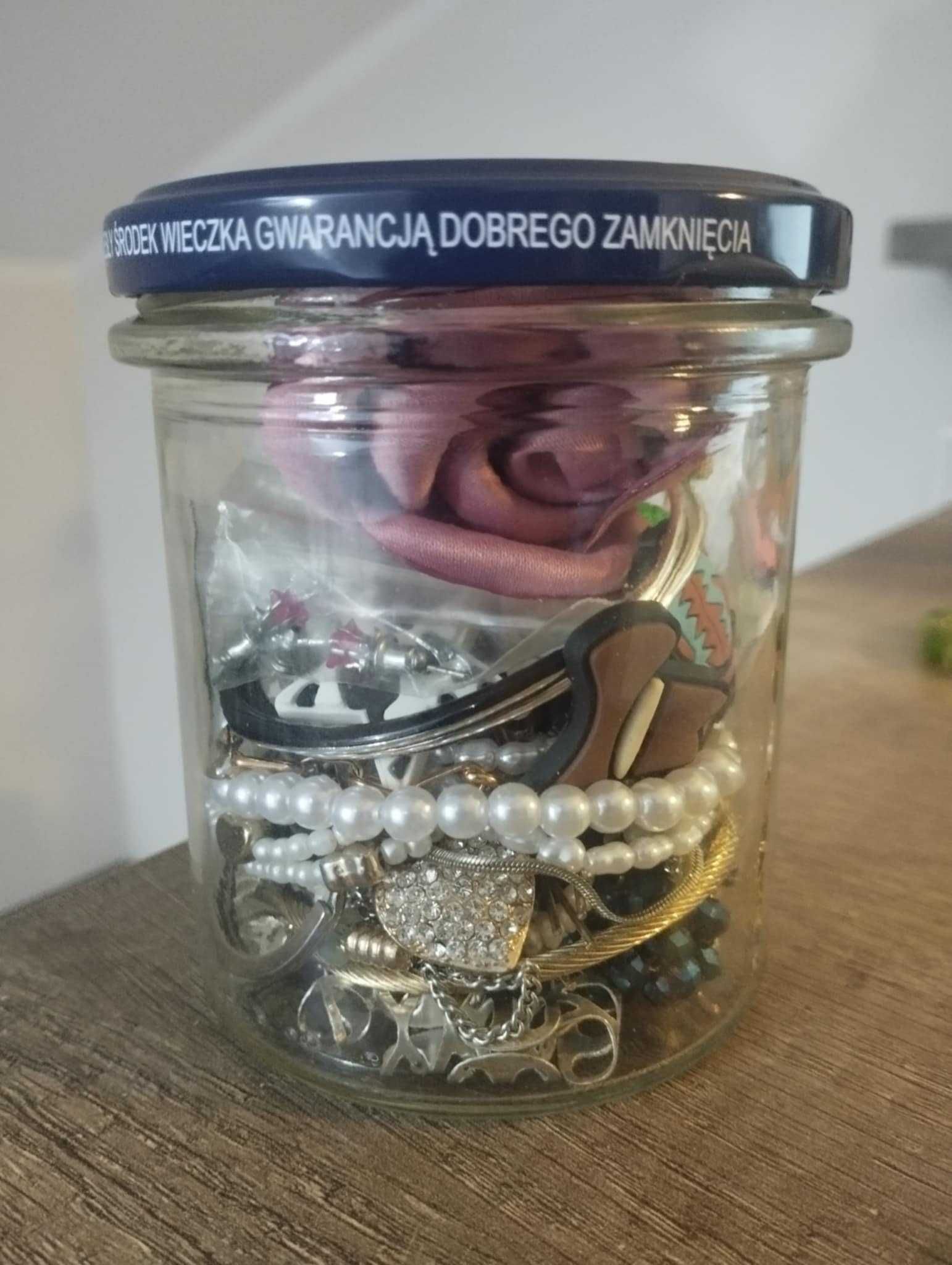 Mystery jewelry jar - słoik z używaną biżuterią