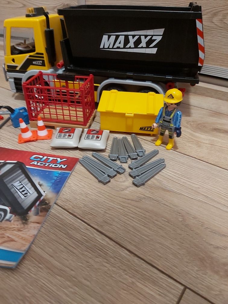Playmobil samochód ciężarowy z wymiennym podwoziem ciężarówka 70444