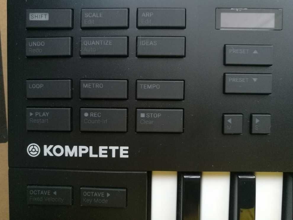 Klawiatura sterująca Komplete Kontrol M32