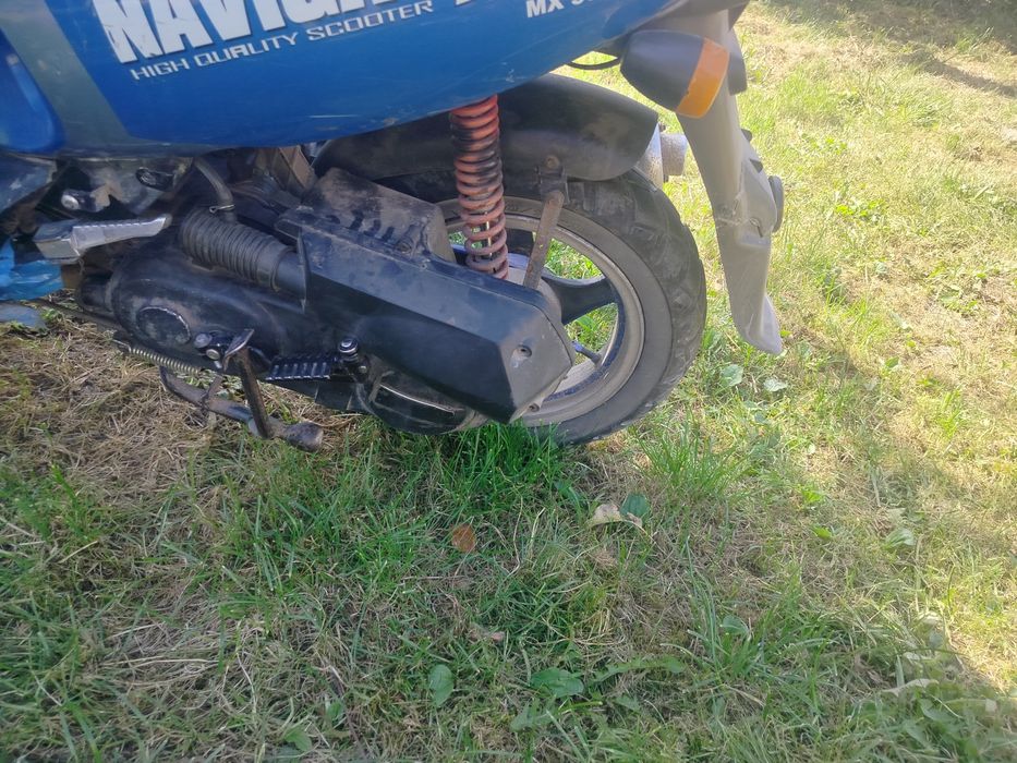 Продам скутер 2500грн