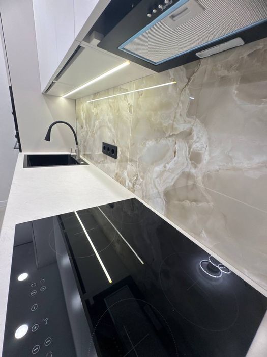 Продам євродвокімнатну квартиру в новобудові Птичка гидропарк