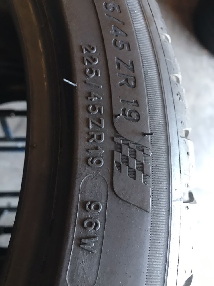 255/40/19+225/45/19 R19 Michelin Pilot Sport 4 4шт