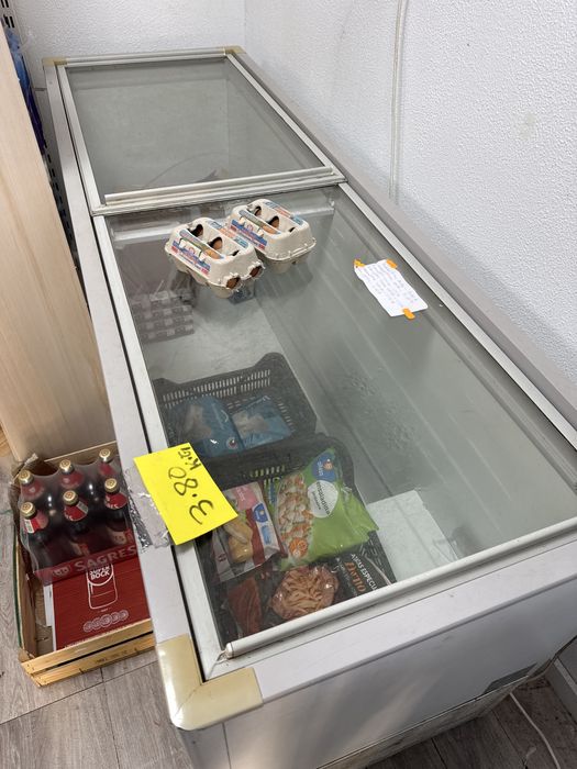 geladeira congelada / Fridge