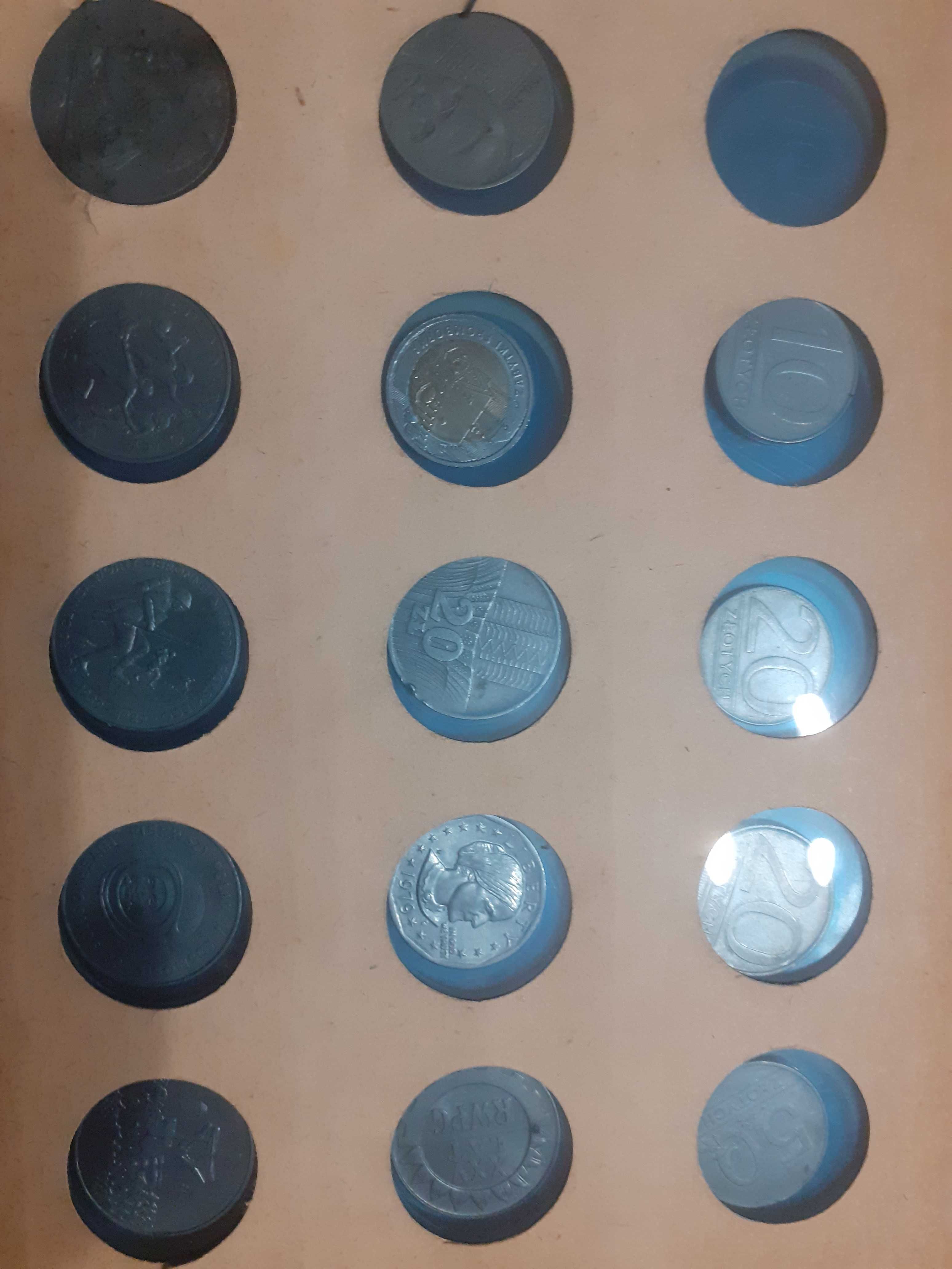 Klaser z polskimi monetami dla kolekcja
