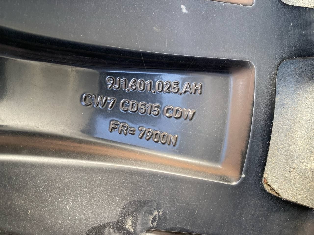 Porsche taycan колеса r20 turbo s aero 9j1073600fa