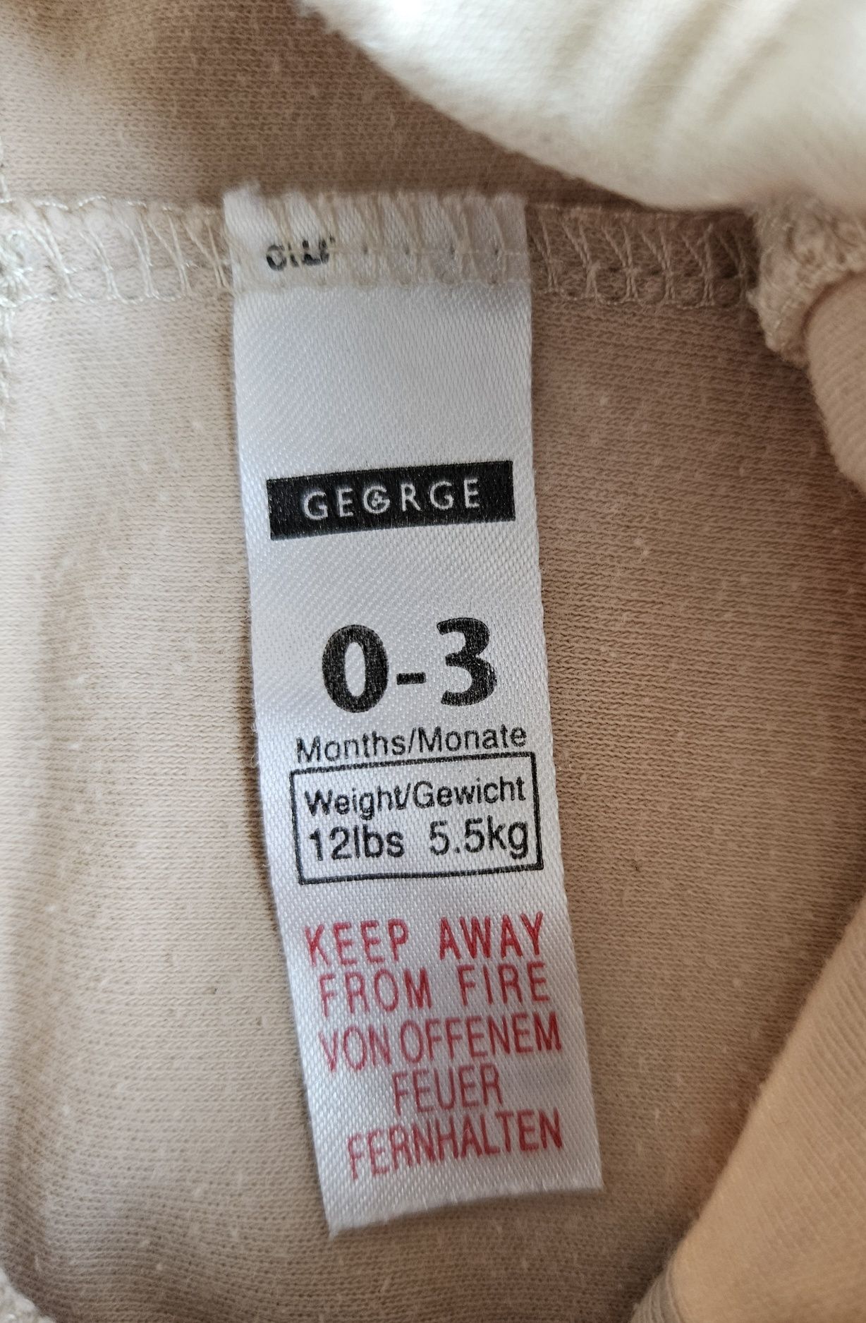Komplet, zestaw niemowlęcy; 4 x krótkie spodenki + letnia czapecxka;68