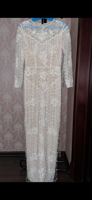 Весільна або вечірня сукня